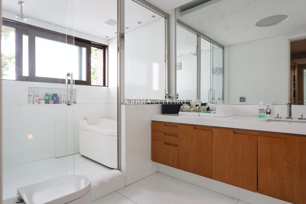 Casac contemporânea e impactante para venda no Jardim Paulistano. – CA1265