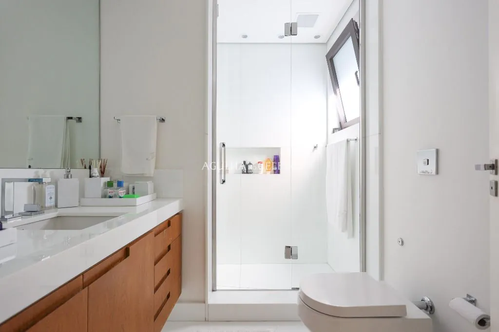 Casac contemporânea e impactante para venda no Jardim Paulistano. – CA1265