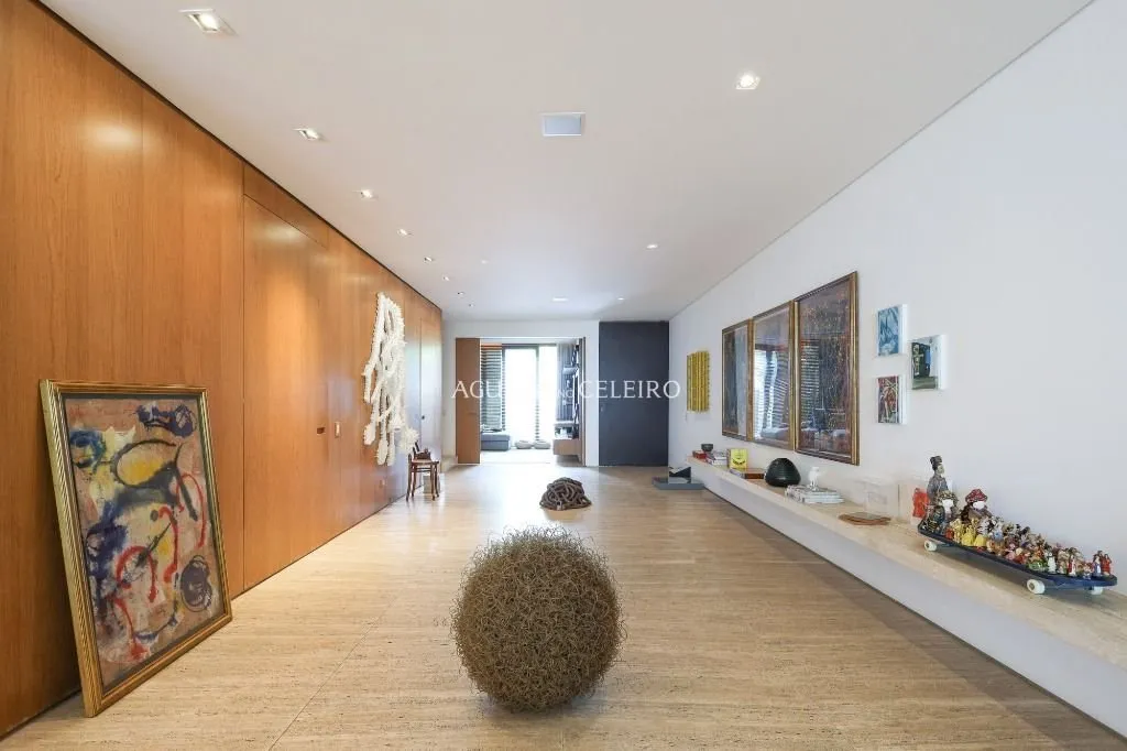 Casac contemporânea e impactante para venda no Jardim Paulistano. – CA1265