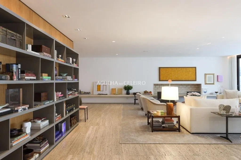 Casac contemporânea e impactante para venda no Jardim Paulistano. – CA1265