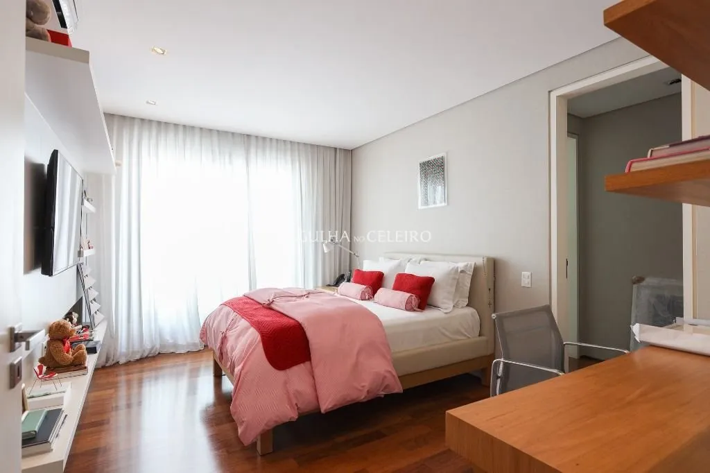 Casac contemporânea e impactante para venda no Jardim Paulistano. – CA1265