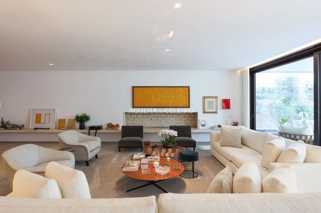 Casac contemporânea e impactante para venda no Jardim Paulistano. – CA1265