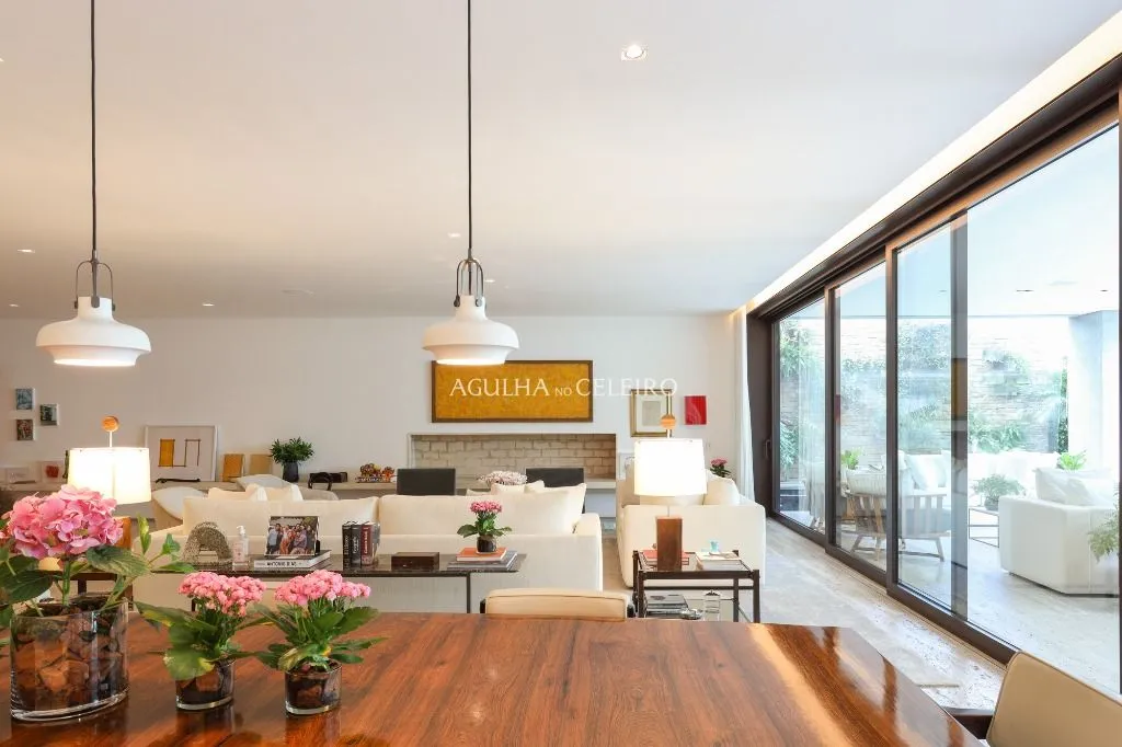 Casac contemporânea e impactante para venda no Jardim Paulistano. – CA1265