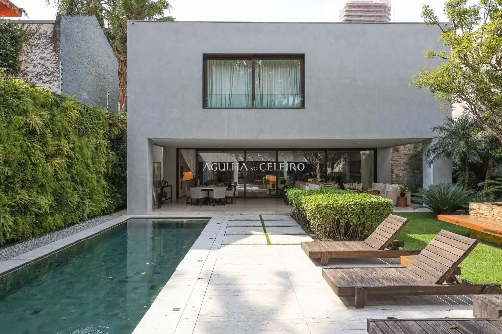 Casac contemporânea e impactante para venda no Jardim Paulistano. – CA1265