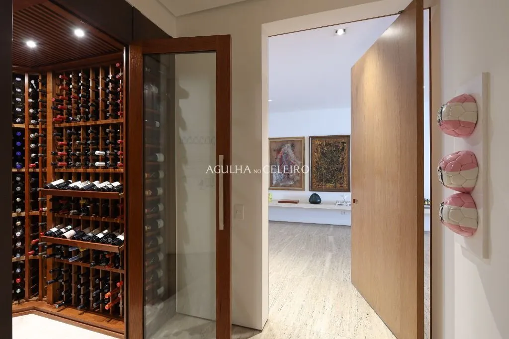 Casac contemporânea e impactante para venda no Jardim Paulistano. – CA1265