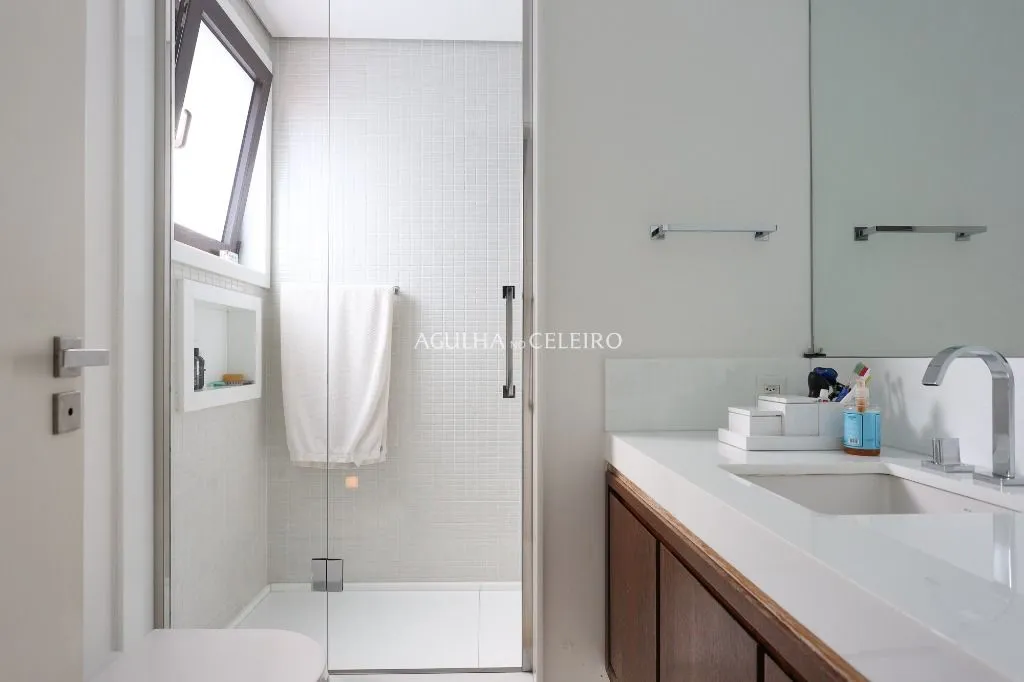 Casac contemporânea e impactante para venda no Jardim Paulistano. – CA1265