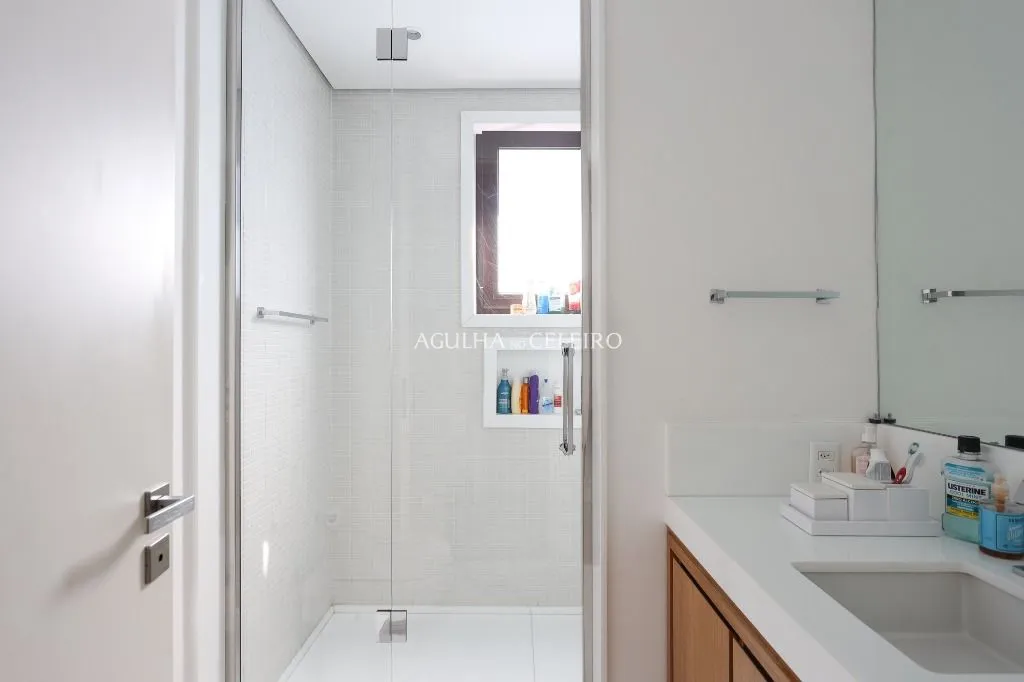 Casac contemporânea e impactante para venda no Jardim Paulistano. – CA1265