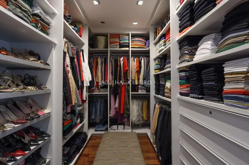 Casac contemporânea e impactante para venda no Jardim Paulistano. – CA1265