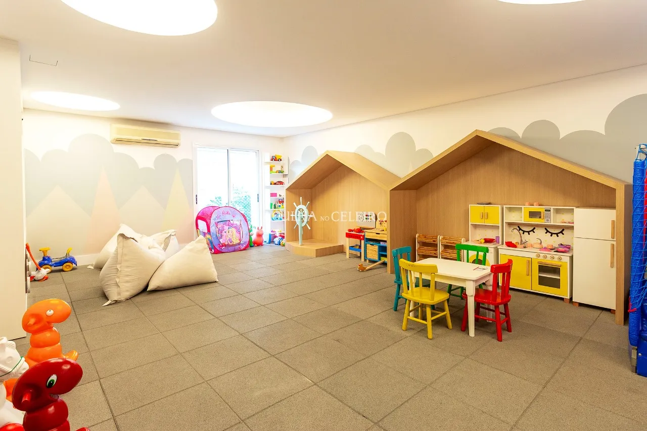 Cobertura espetácular com projeto de Isay Weinfeld à venda no Itaim. – CO0410