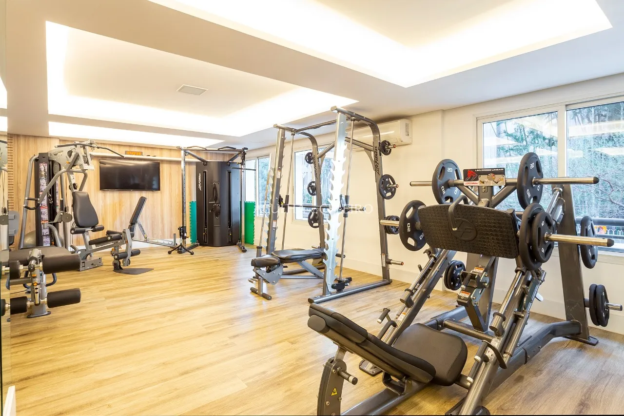 Cobertura espetácular com projeto de Isay Weinfeld à venda no Itaim. – CO0410