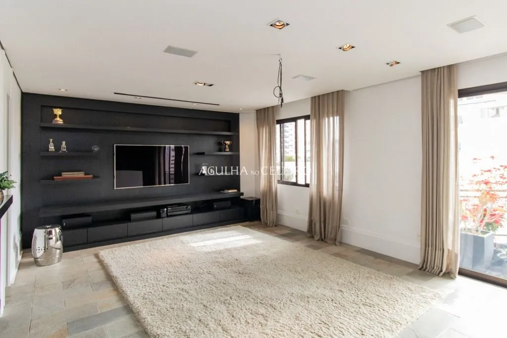 Cobertura duplex à venda em Moema. – CO0767