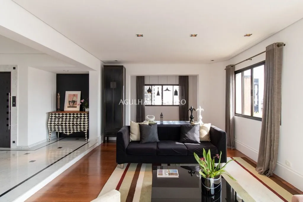 Cobertura duplex à venda em Moema. – CO0767