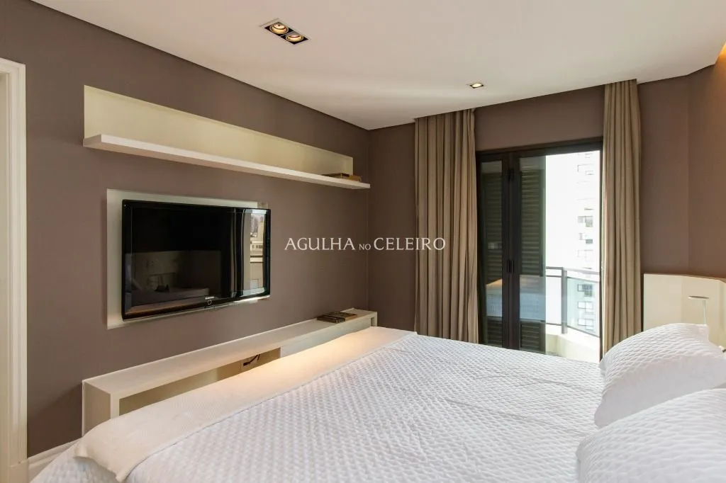 Cobertura duplex à venda em Moema. – CO0767