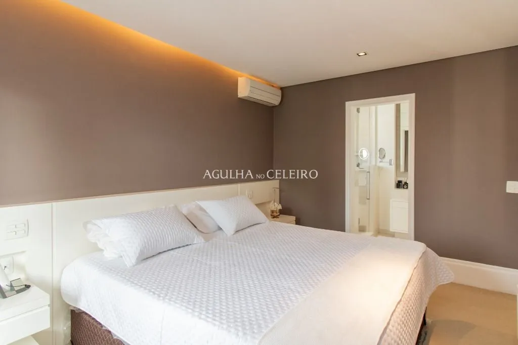 Cobertura duplex à venda em Moema. – CO0767