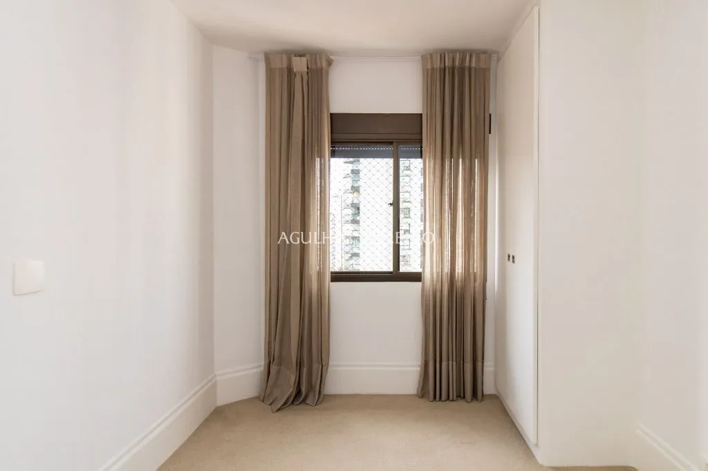 Cobertura duplex à venda em Moema. – CO0767