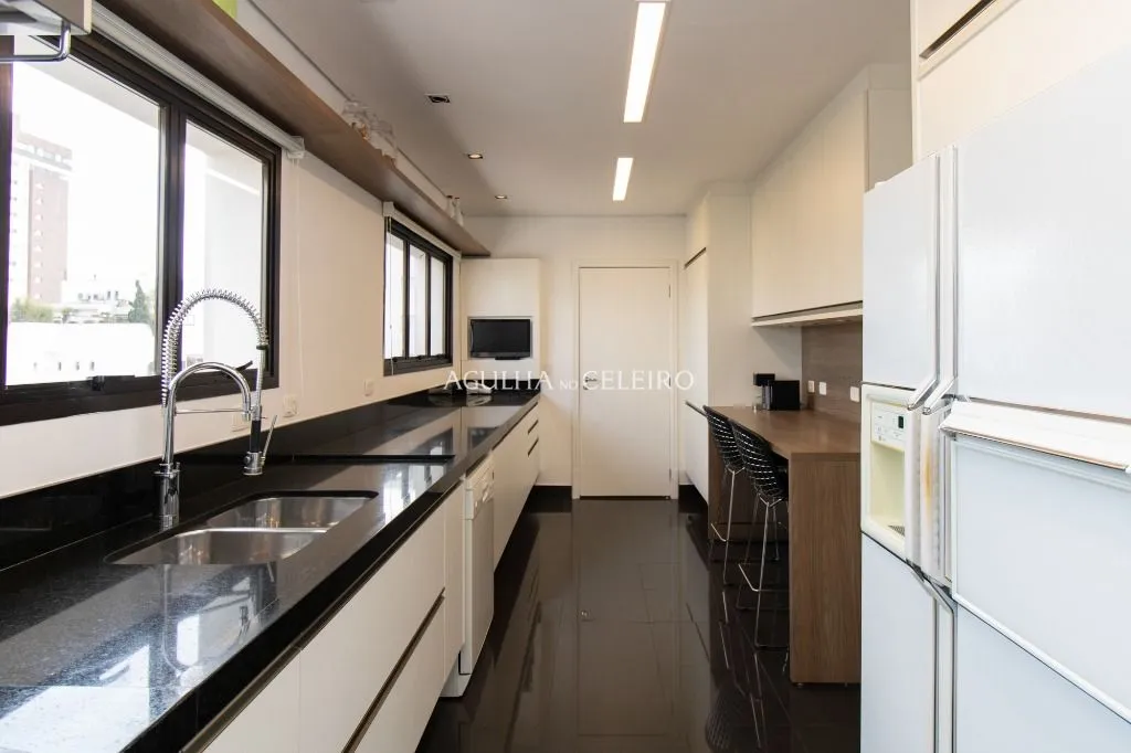 Cobertura duplex à venda em Moema. – CO0767