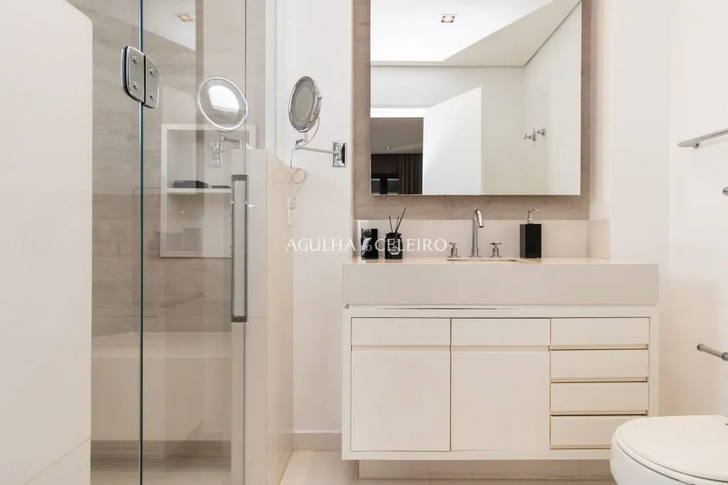 Cobertura duplex à venda em Moema. – CO0767