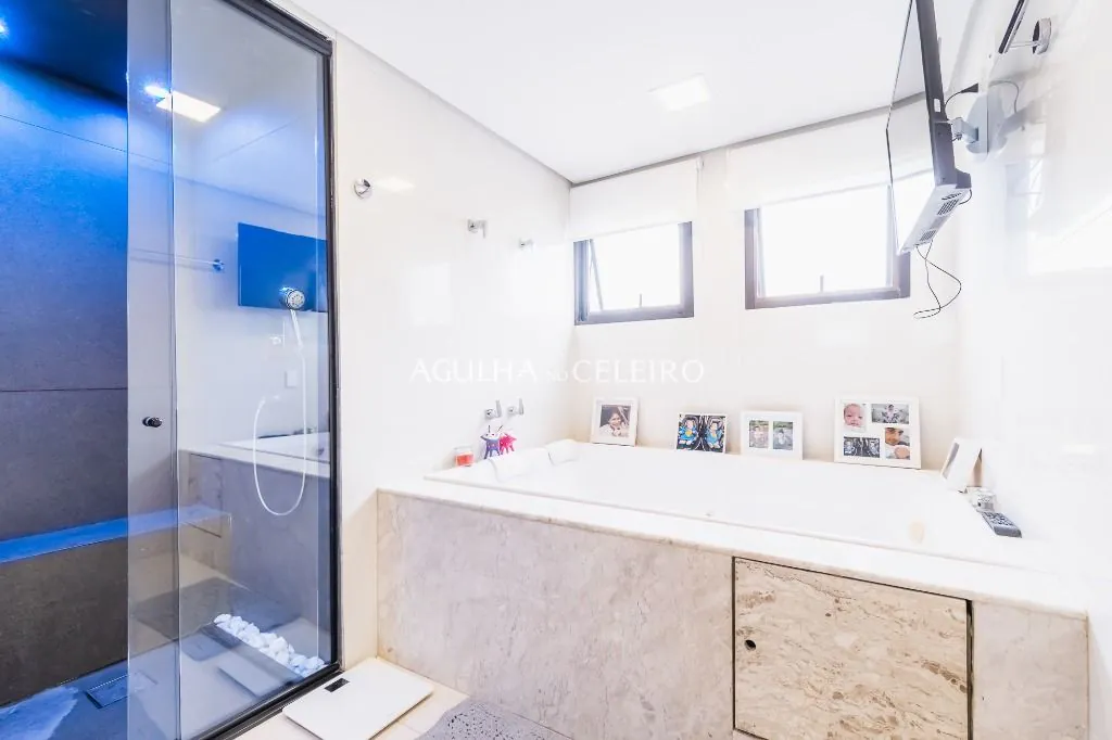 Cobertura charmosa no miolo do Itaim para venda. – CO0852