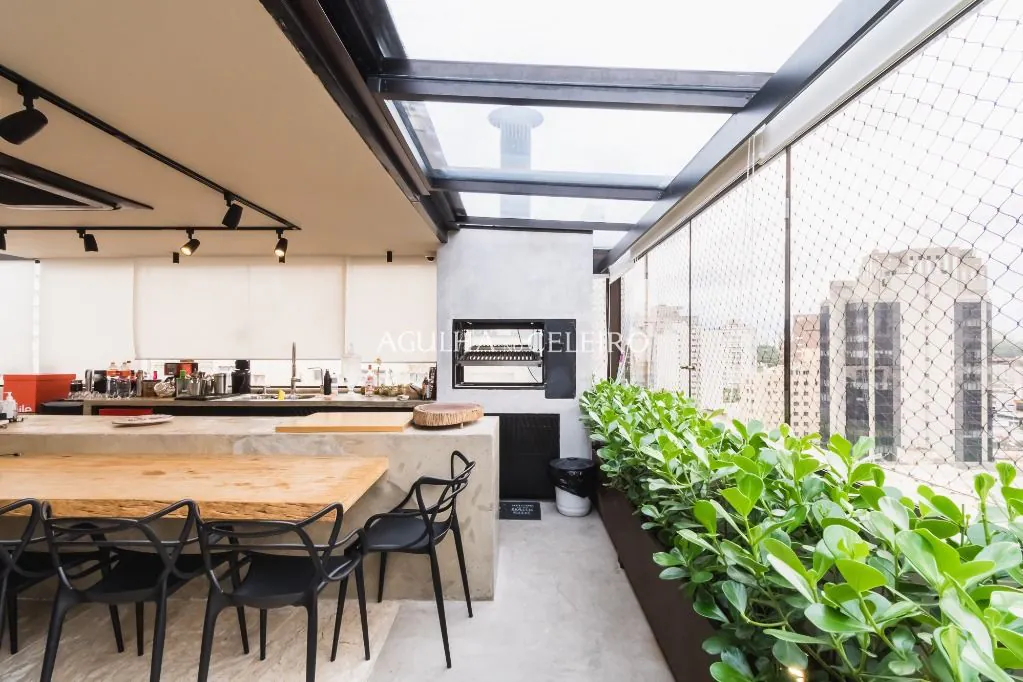 Cobertura charmosa no miolo do Itaim para venda. – CO0852