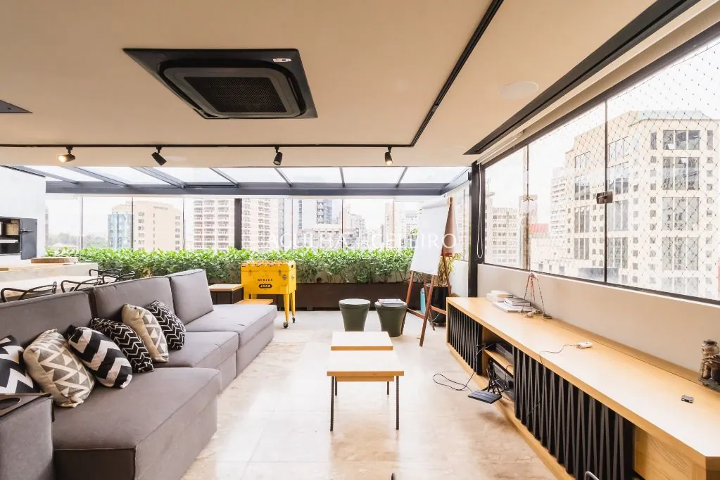 Cobertura charmosa no miolo do Itaim para venda. – CO0852