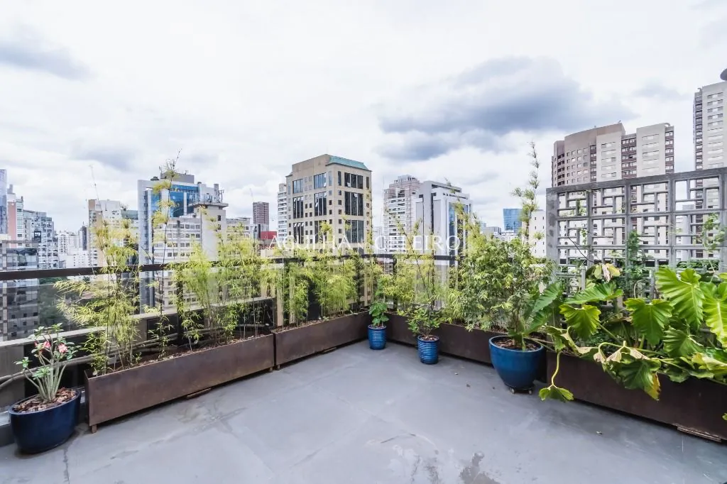 Cobertura charmosa no miolo do Itaim para venda. – CO0852