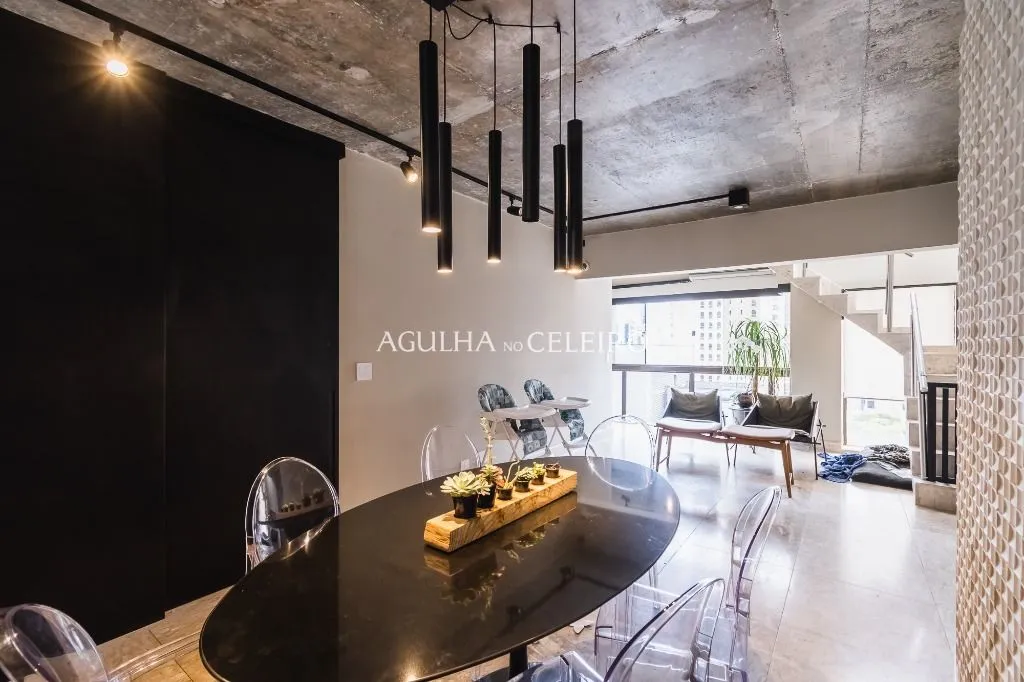 Cobertura charmosa no miolo do Itaim para venda. – CO0852