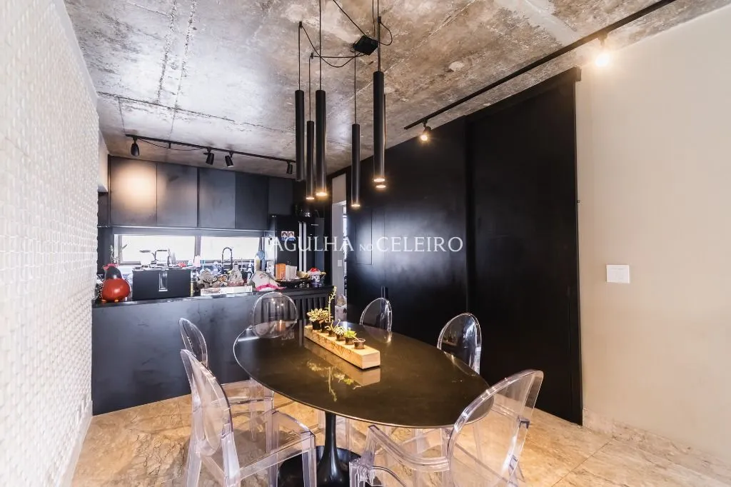 Cobertura charmosa no miolo do Itaim para venda. – CO0852