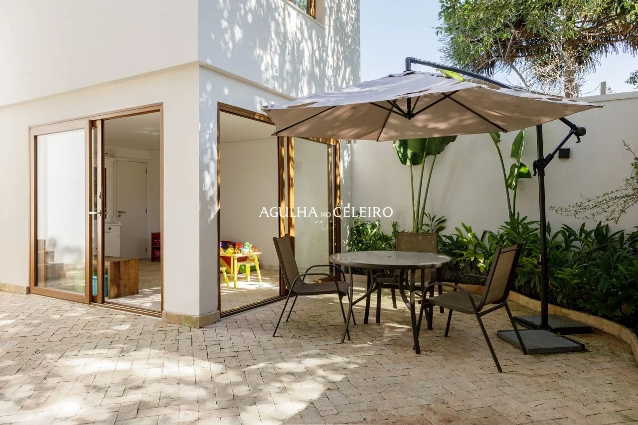 Casa reformada à venda em Moema – 16647