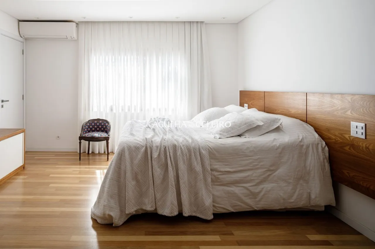 Casa reformada à venda em Moema – 16647