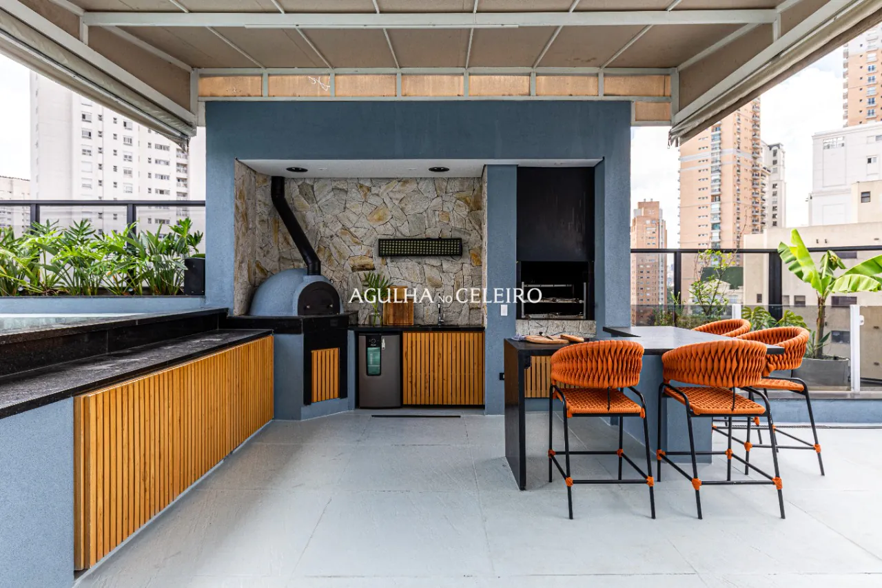 Cobertura reformada com piscina à venda em Moema – 16735