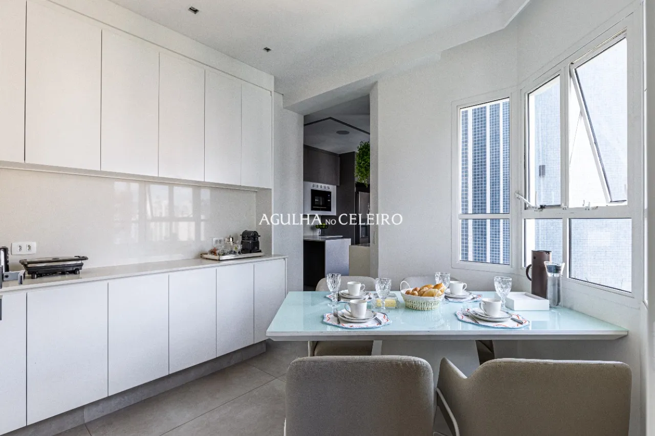 Cobertura reformada com piscina à venda em Moema – 16735