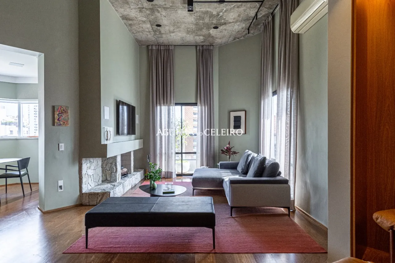 Cobertura reformada com piscina à venda em Moema – 16735