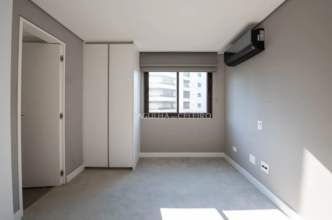 Apartamento com ótima localização para venda em Moema. – 17376