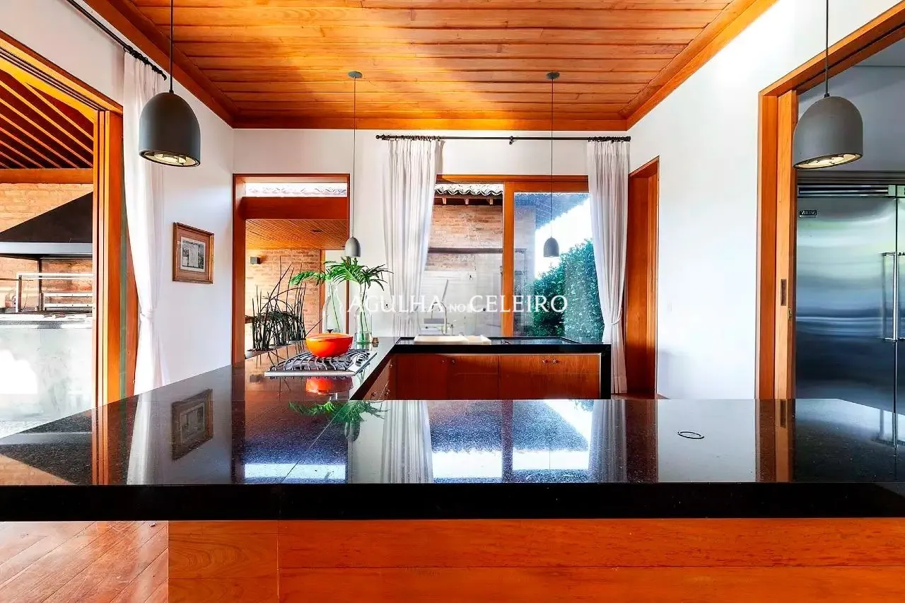 linda-casa-estilo-toscana-a-venda-na-fazenda-da-grama-16584-9