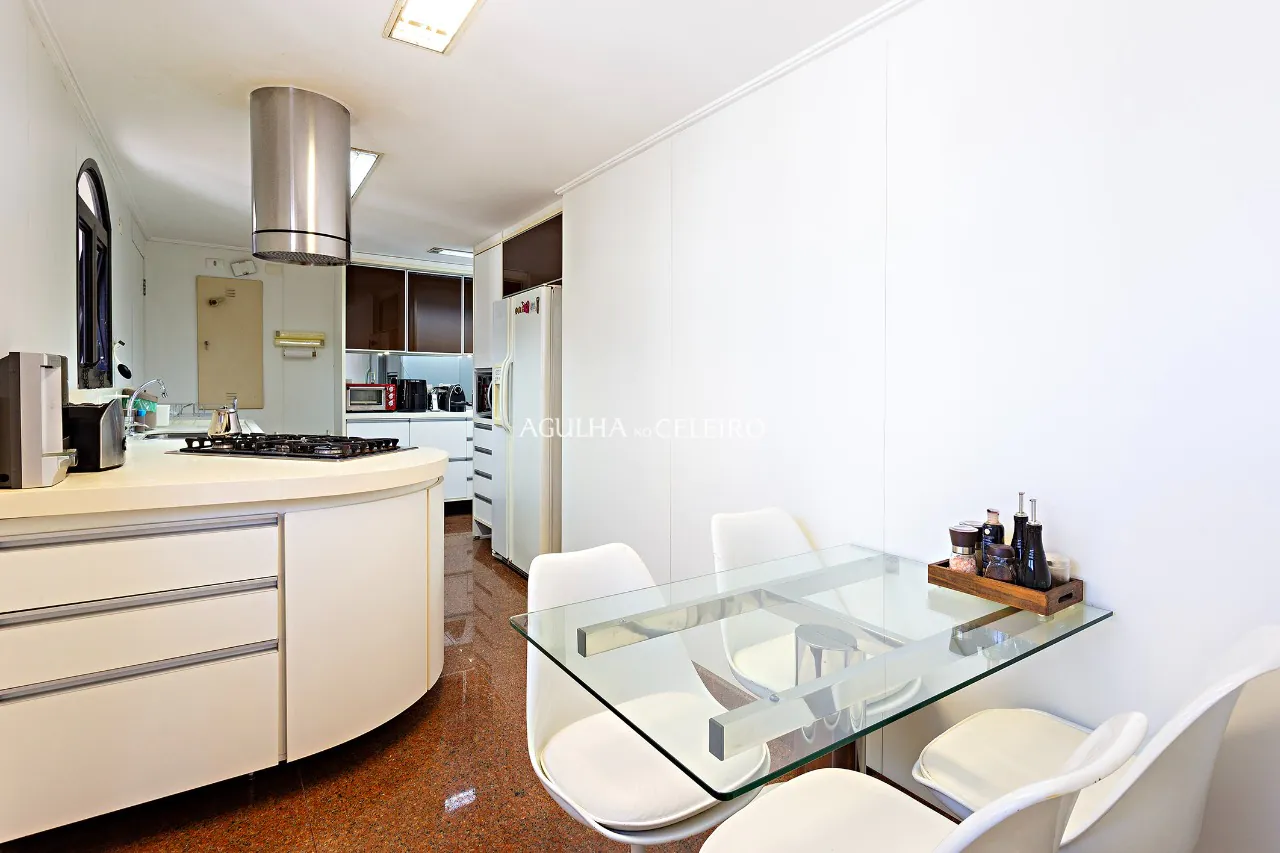 um-verdadeiro-achado-com-varanda-vista-aberta-e-4-suites-no-jardim-america-16386-9