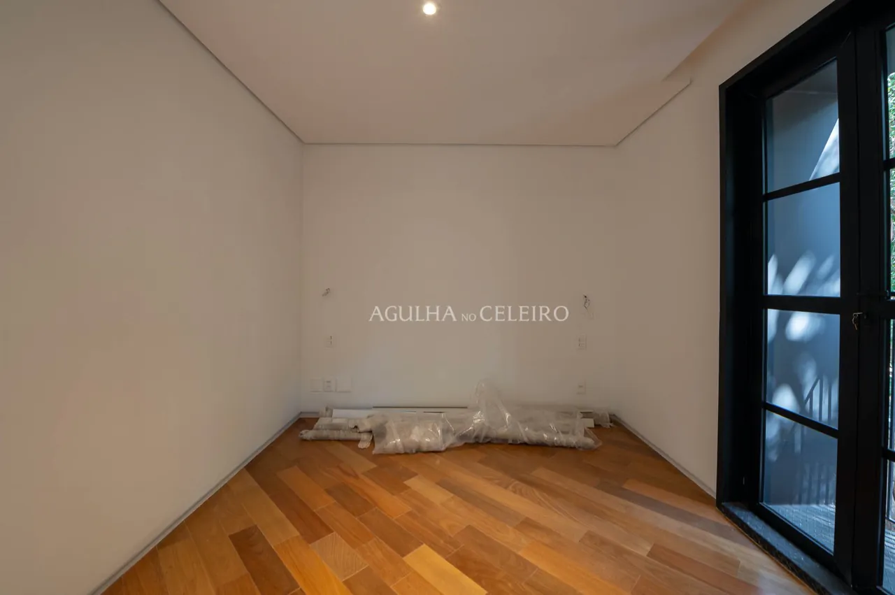 a-casa-de-condominio-a-passos-das-corujas-16884-16884-11