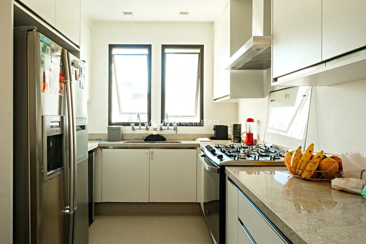 Cobertura linda, com piscina à venda na Vila Nova Conceição – 16453