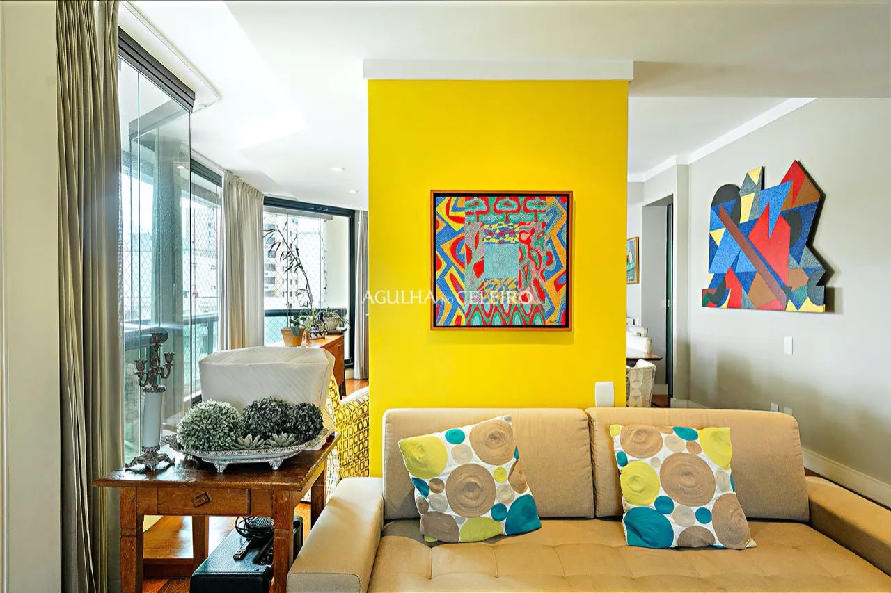 Apartamento amplo a venda em Moema – 16658