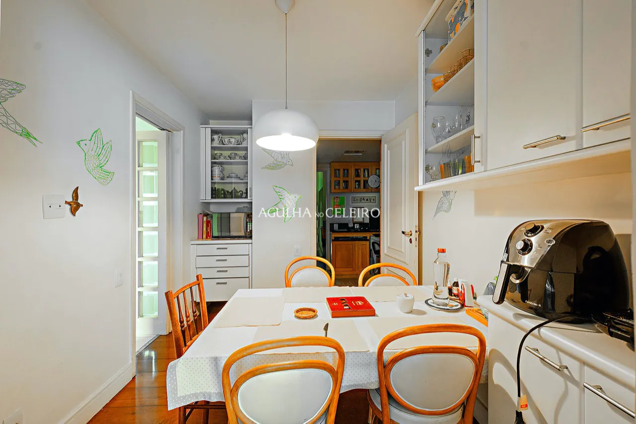 Apartamento amplo a venda em Moema – 16658