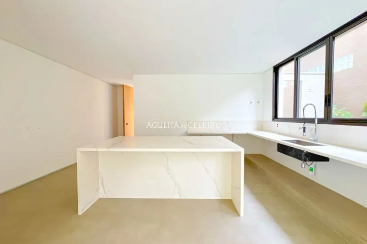 Casa maravilhosa, com piscina à venda em Alto de Pinheiros – 16806