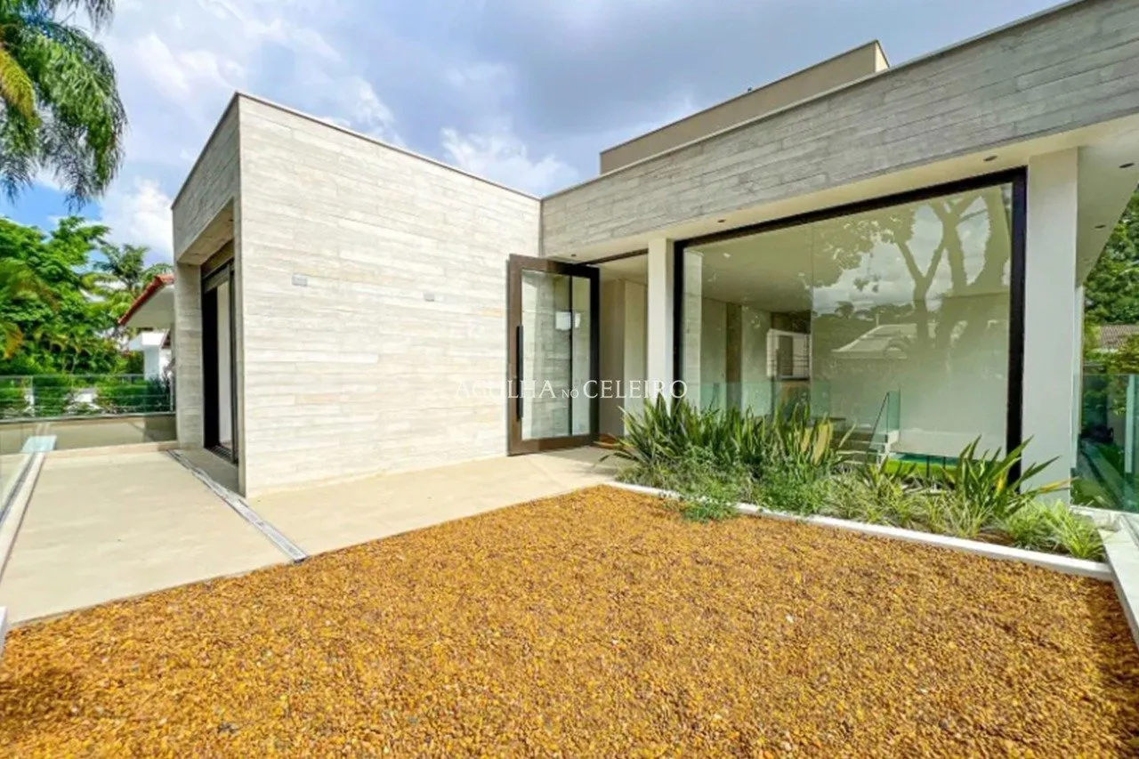 Casa maravilhosa, com piscina à venda em Alto de Pinheiros – 16806