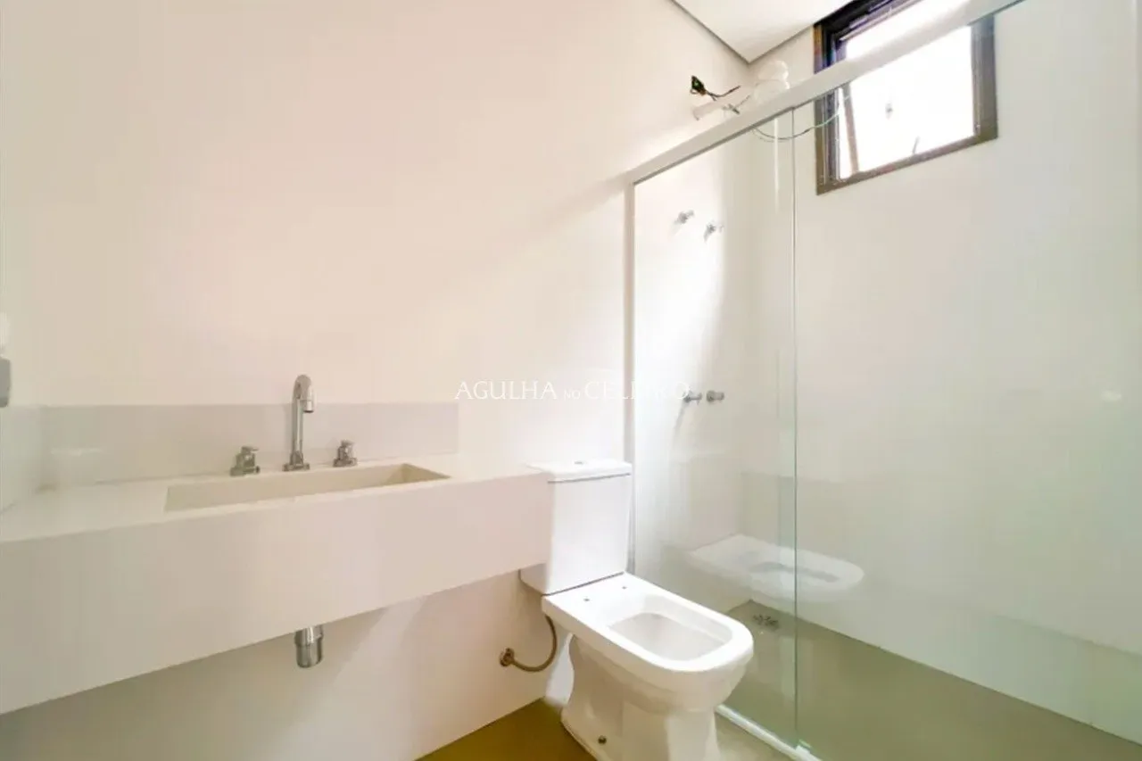 Casa maravilhosa, com piscina à venda em Alto de Pinheiros – 16806