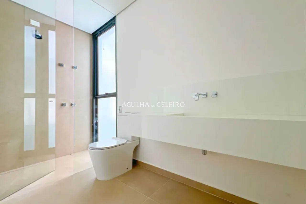 Casa maravilhosa, com piscina à venda em Alto de Pinheiros – 16806