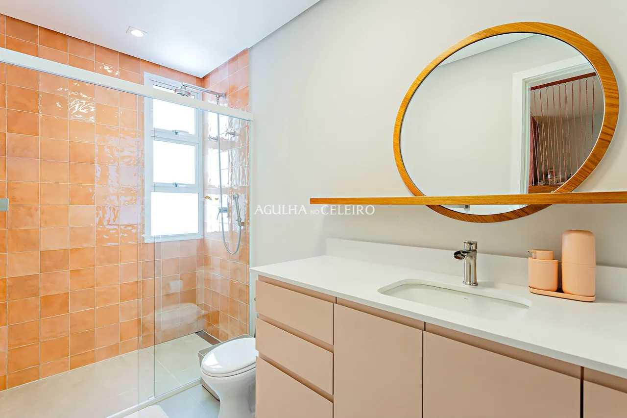 Apartamento reformado à venda no miolo do Itaim. – AP5737