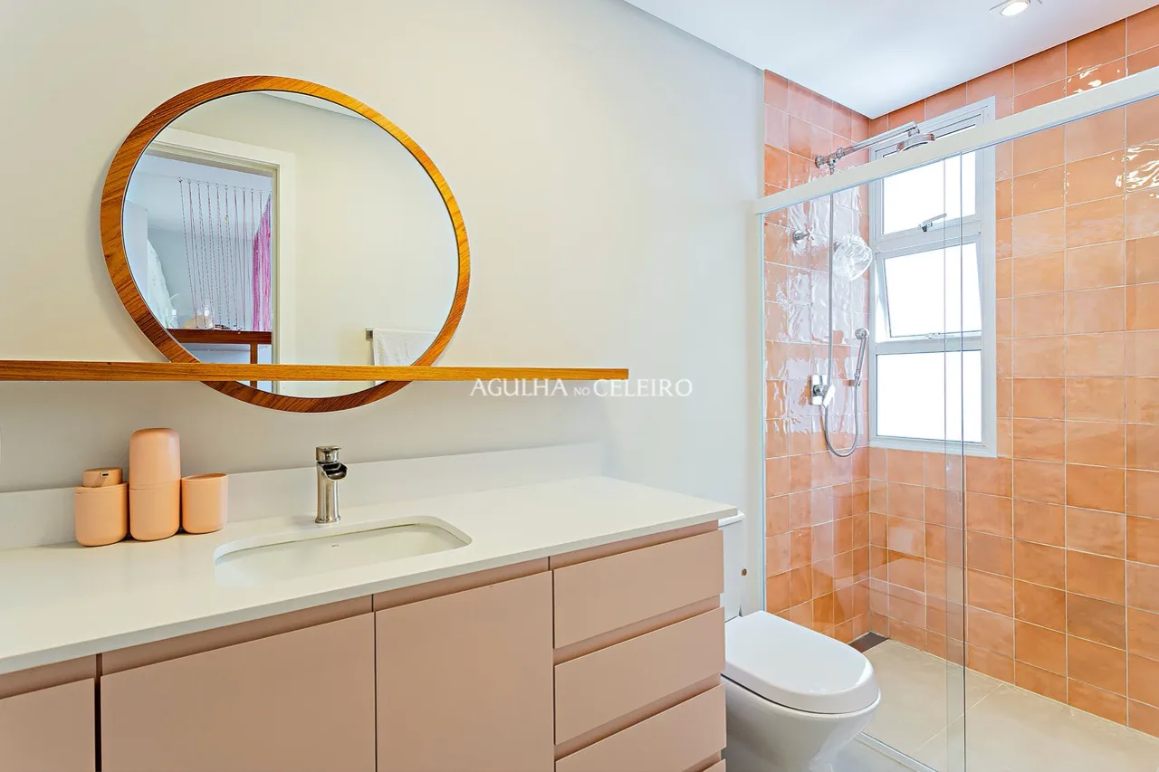 Apartamento reformado à venda no miolo do Itaim. – AP5737