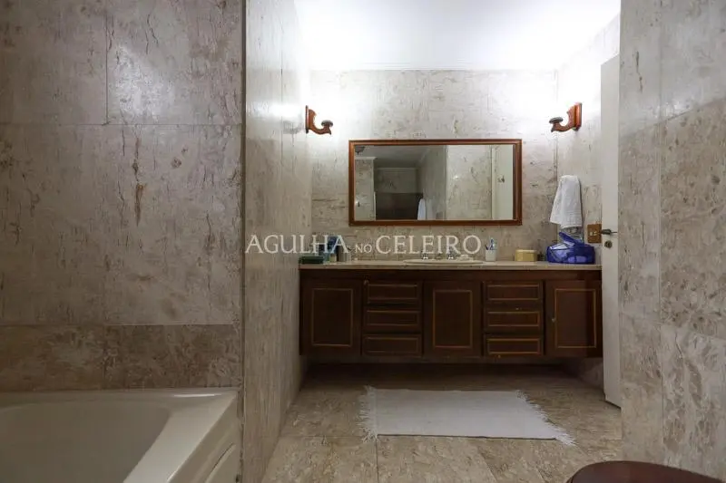 Venda/Itaim: Muitas Possibilidades! – AP6048