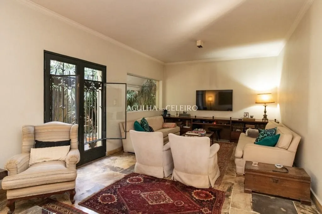 Casa espaçosa à venda na Vila Olímpia – CA1092