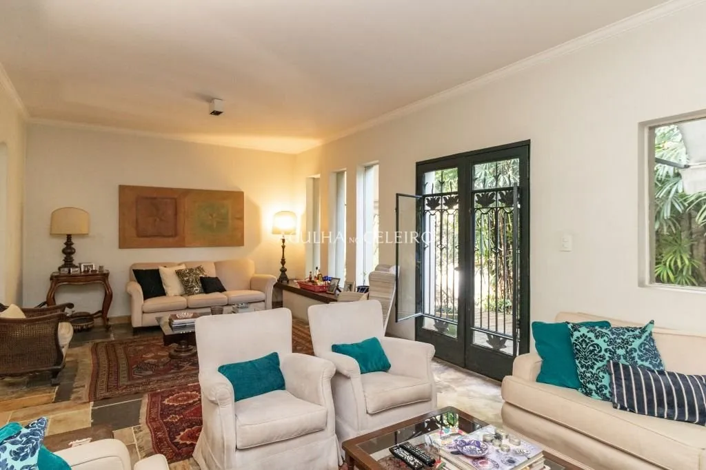 Casa espaçosa à venda na Vila Olímpia – CA1092