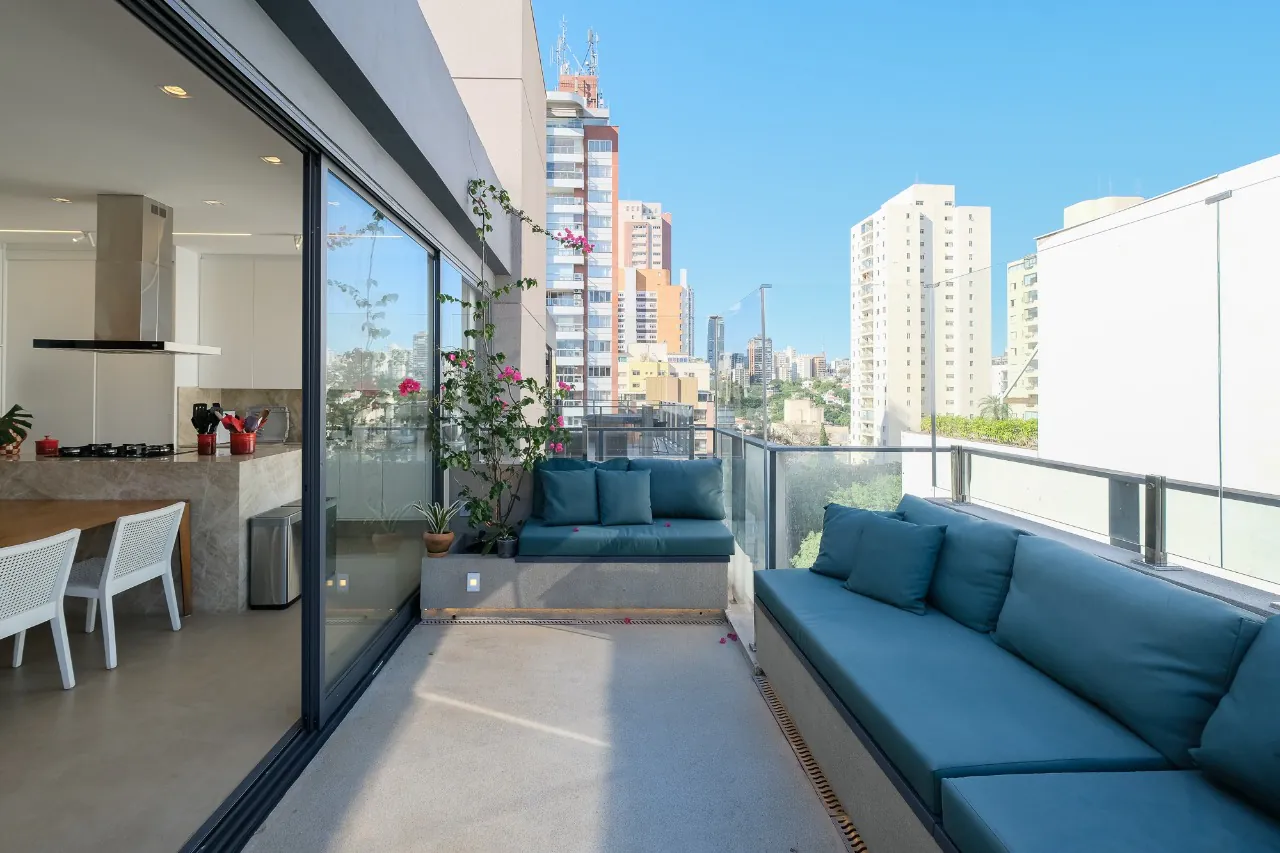 Cobertura à venda na Vila Madalena. São 180m² distribuídos em dois andares. – CO0732 - _DSF3153