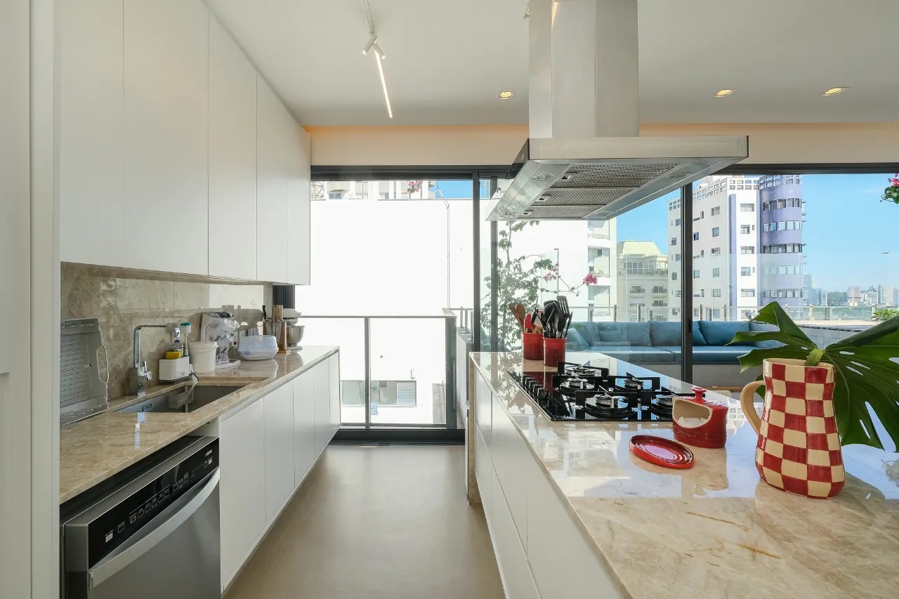 Cobertura à venda na Vila Madalena. São 180m² distribuídos em dois andares. – CO0732 - _DSF3129